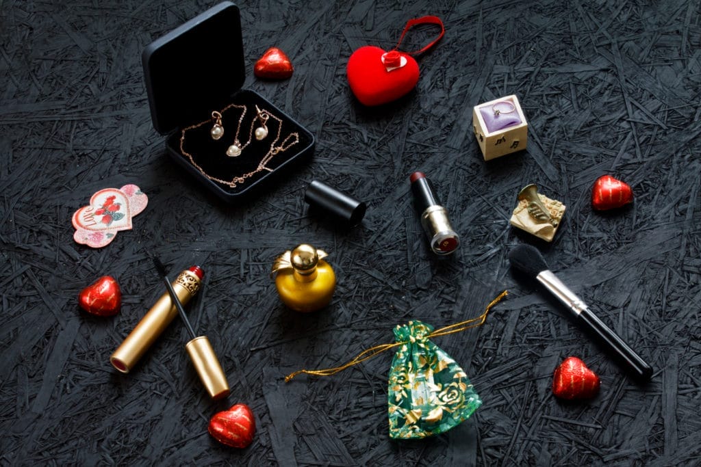 assortir vos bijoux et maquillage